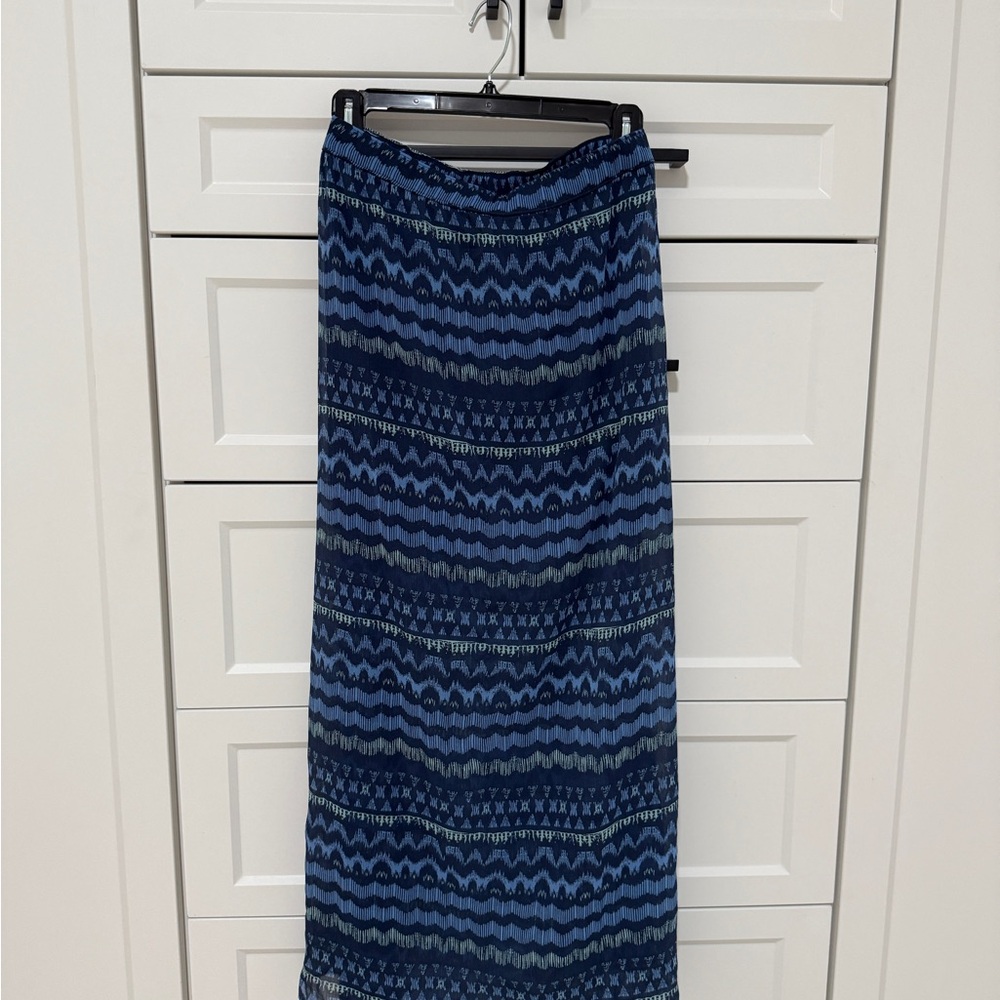 Hollister Blue Patterned Women's Skirt Worn only Twice!!
